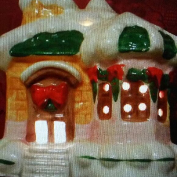 Ceramic Christmas. House with Light  6" x 6" x 5" lightly Used.Perfect Condition - Picture 2 of 6